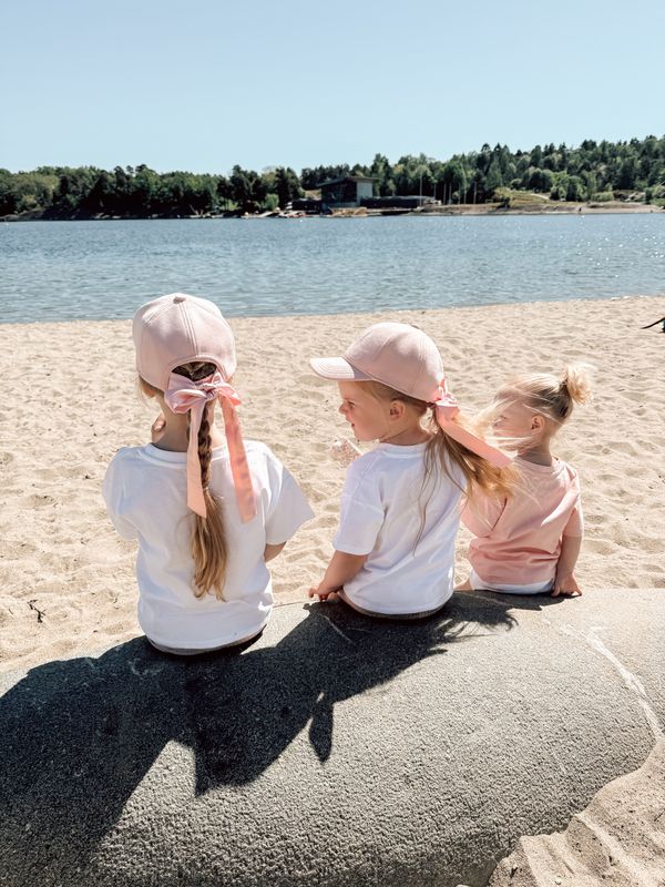 Semsket caps med sløyfe