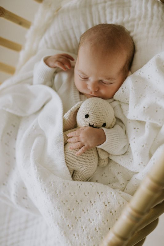 Babyteppe med navn - Pointelle hvit