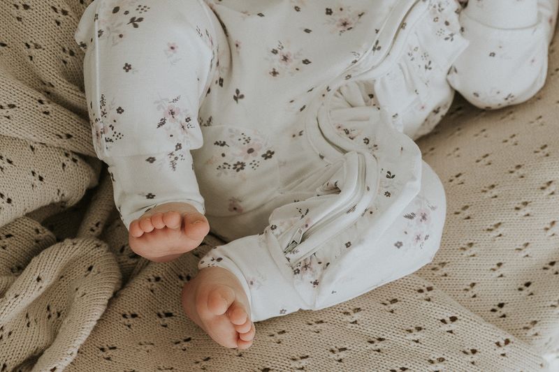 Skumringsblomst heldress med volang 