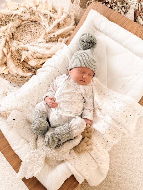 Baby heldress i bambus med glidelås – Ellie Woodland Dreams støvgrønn